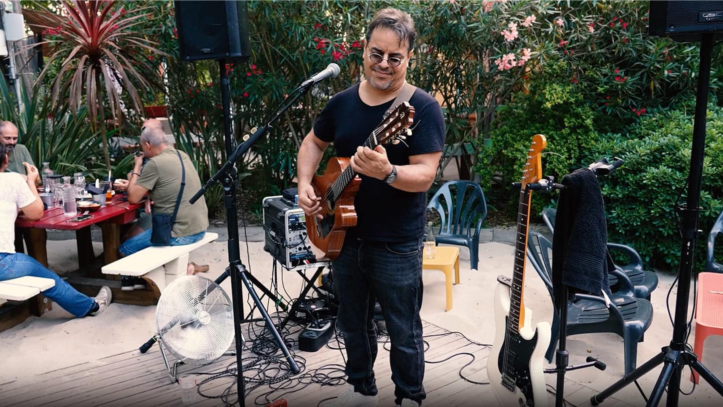 Musicien live chez les Jardins de l'Olympe